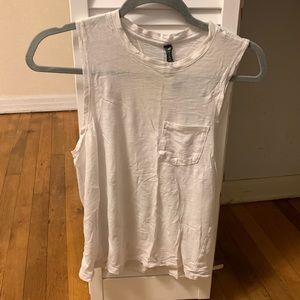 Vuori white muscle tank with pocket XS
